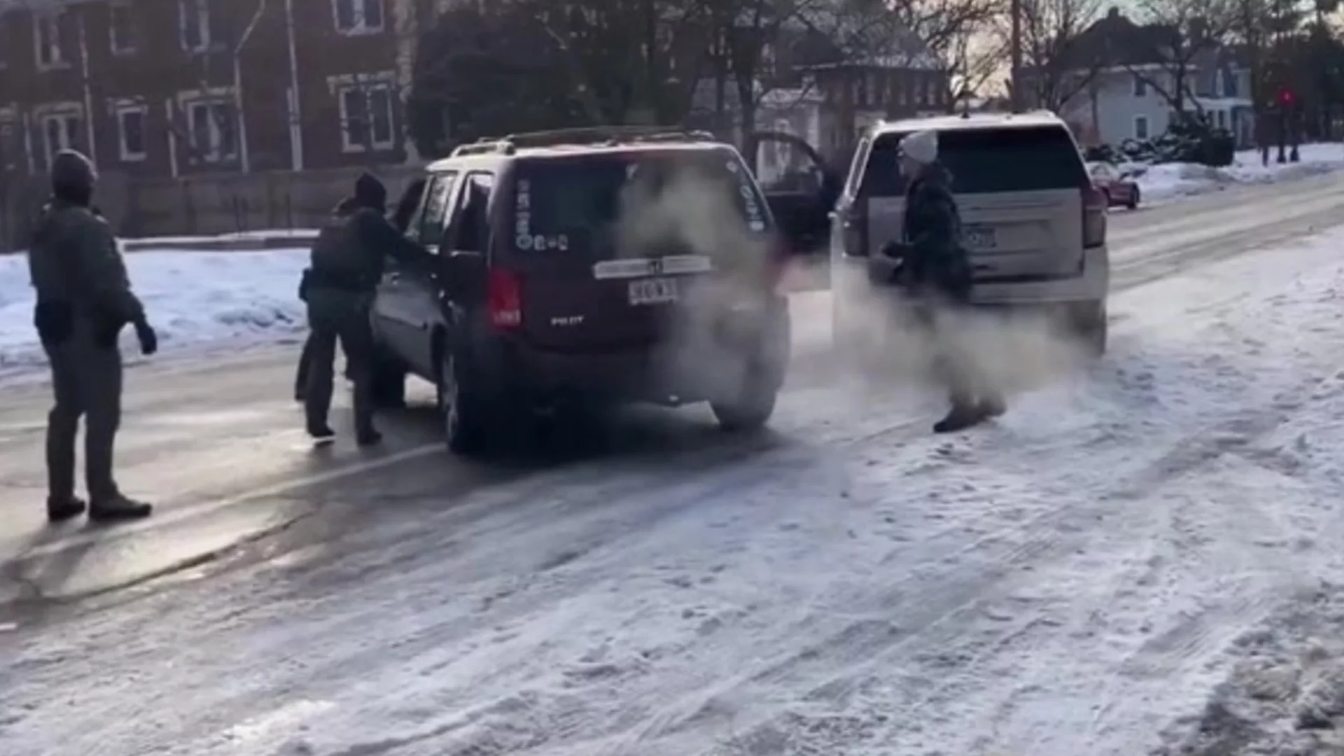 САЩ се бунтуват: Убийство на активистка разпали национална криза