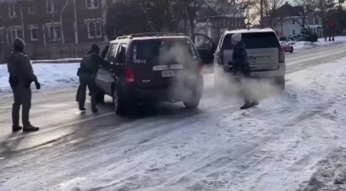 САЩ се бунтуват: Убийство на активистка разпали национална криза