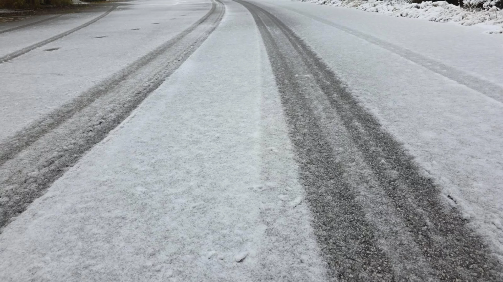 Спряха камионите през прохода "Троян-Кърнаре": АПИ с актуална информация