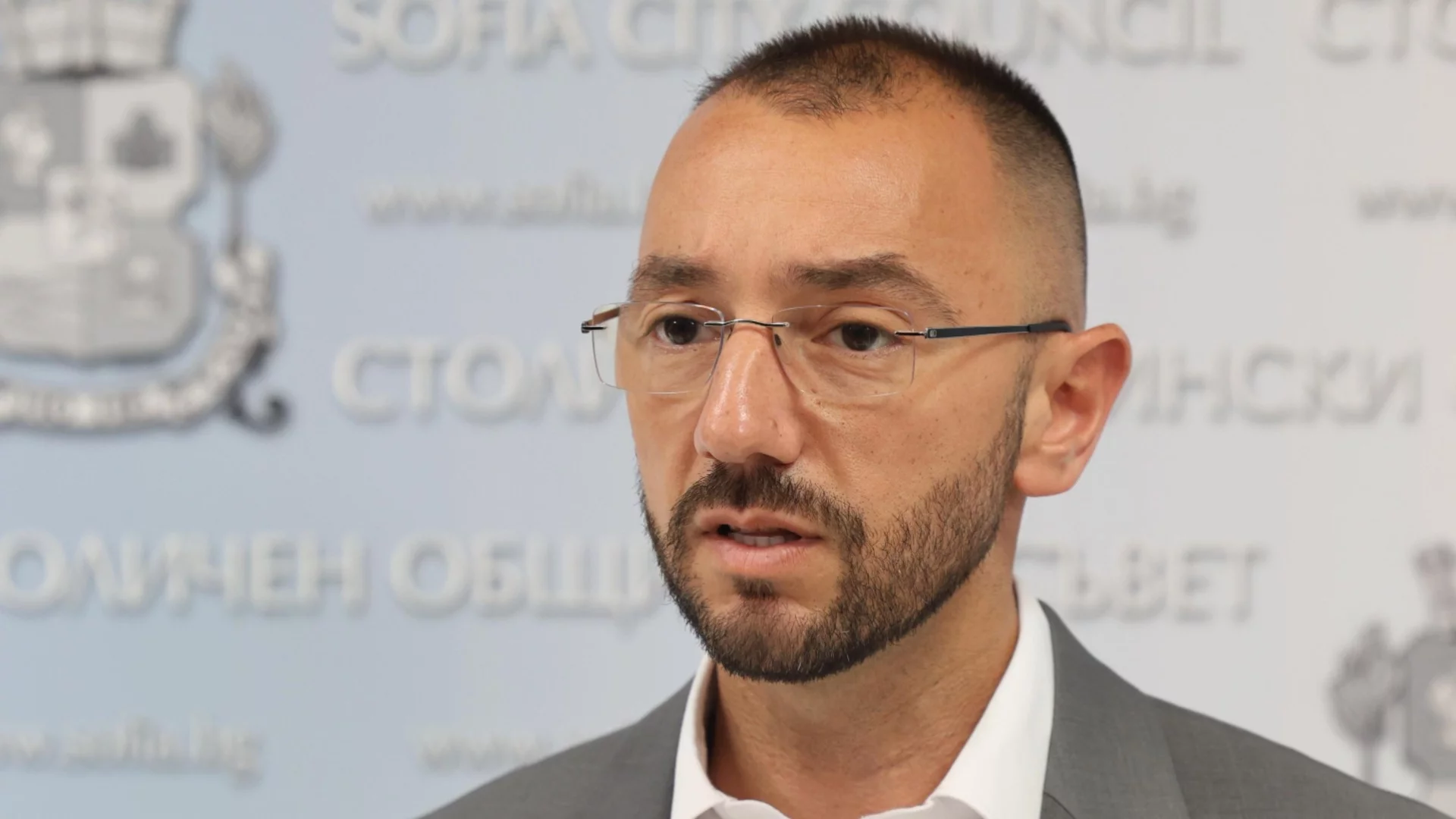 Антон Хекимян: Терзиев осъзна, че снегът се топи, но не и боклукът