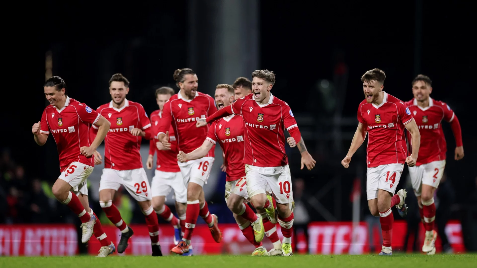 Магията на ФА Къп: "Холивудски" тим отстрани отбор от Висшата лига, Фуфу също е напред след дузпи