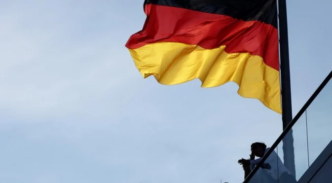 Германците обменят дойче марки за евро все още - намират ги под дюшека, в чекмеджета, стари куфари