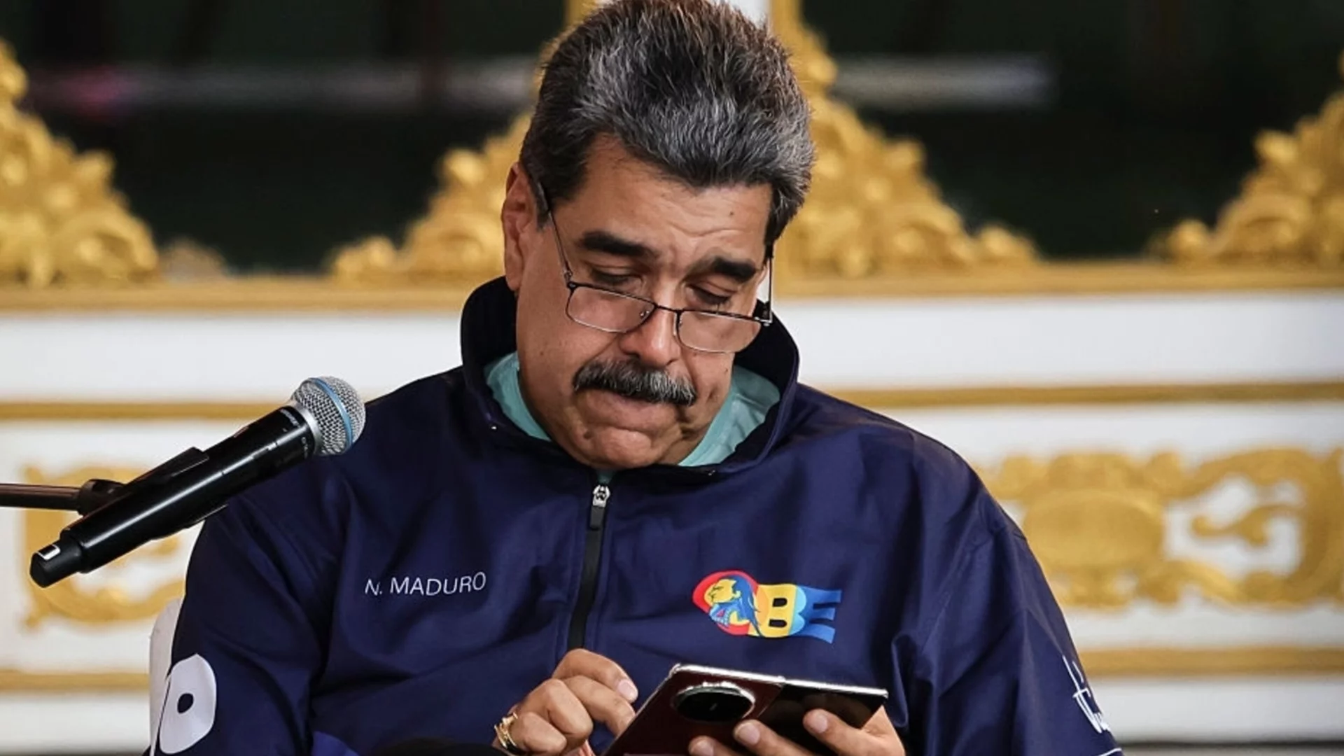 Мухъл, плъхове, червеи в храната: това е затворът на Мадуро в САЩ