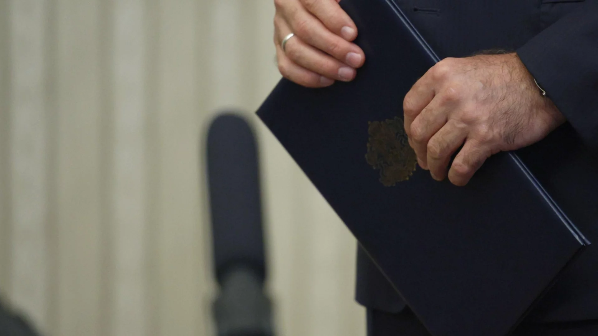 Третият мандат и изборите: Социолог каза каква може да е уговорката 