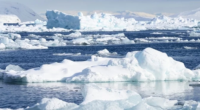 Учени: Стотици земетресения атакуват ледника "Страшния съд"