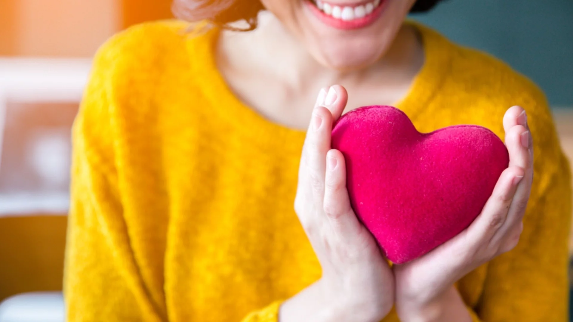 Хороскоп за днес, 13 януари: Вторник ще стопли сърцето на Водолеите, но Раците ще бъдат облети със студен душ