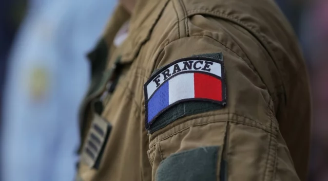 800 евро заплата и настаняване: Франция започна кампания за доброволна военна служба