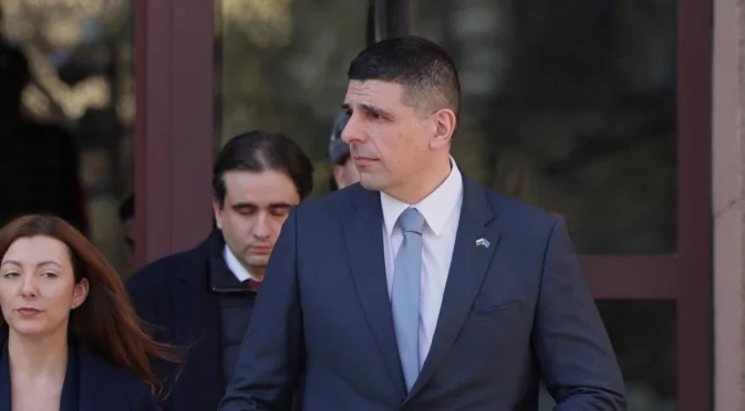 "Не сте паднали сами": Мирчев отговори на Борисов за "платените протести"