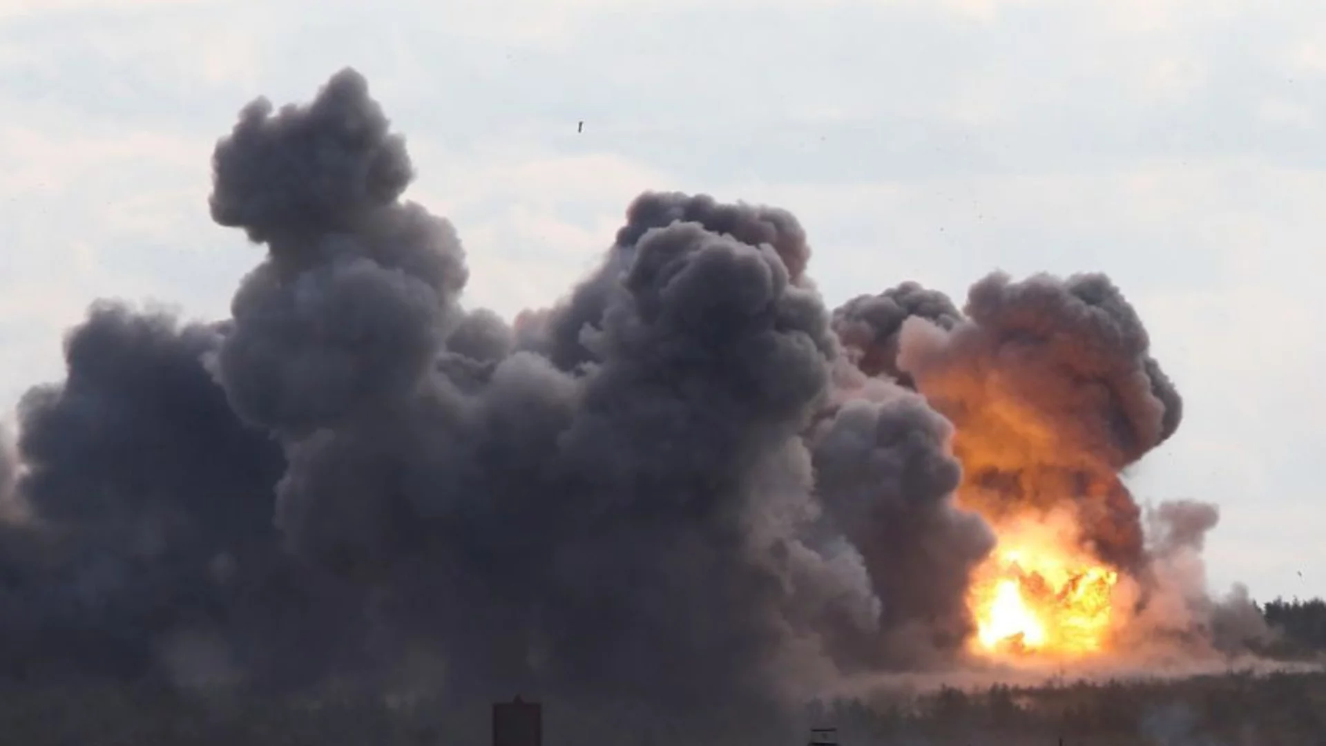 Оръжие-символ на руската мощ почва да става кът: Поредна унищожена система ТОС-1А "Солнцепек" (ВИДЕО)