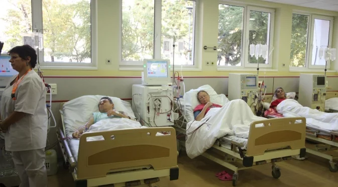 Всеки трети в болница: Как системата стимулира хоспитализациите и дългото лечение