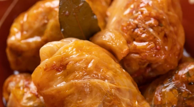 Как да навиете сармите, за да не се разпадат при варене