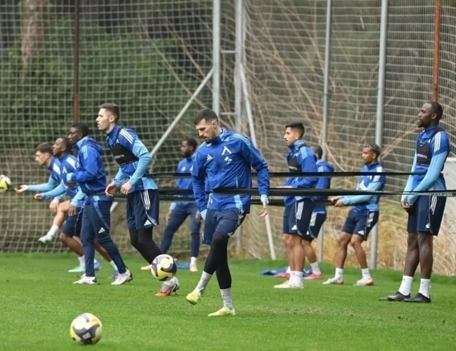 Левски направи престижен изходящ трансфер, но и остава със само един нападател