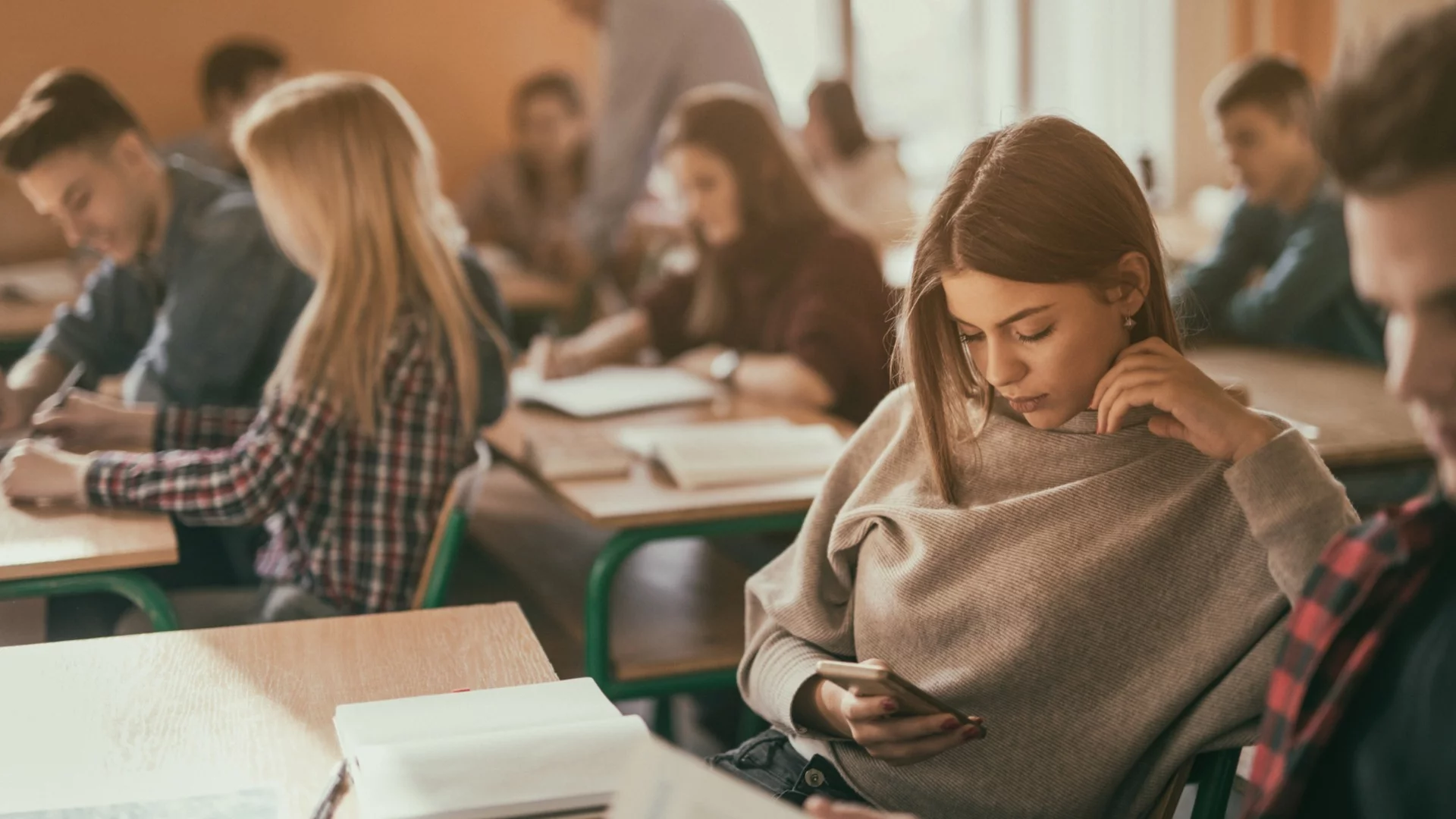 Вълчев: Трябва да отвоюваме вниманието на децата от телефоните