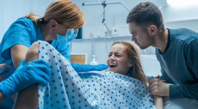 Пияна жена роди бебе с алкохол в кръвта