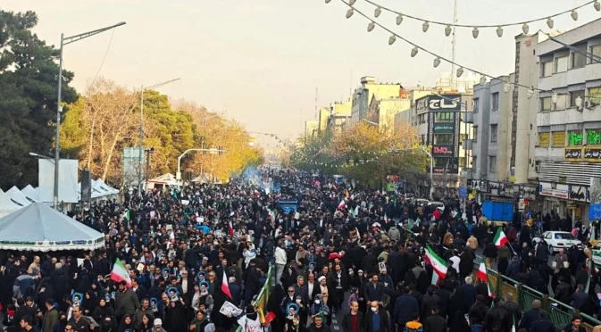 Иранският режим се разправя с протестиращите "на тъмно", две мощни оръжия влизат в играта (ВИДЕО)