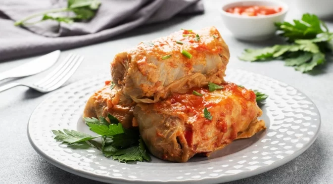 Как да използваме зелевия сок, за да направим сармите още по-вкусни