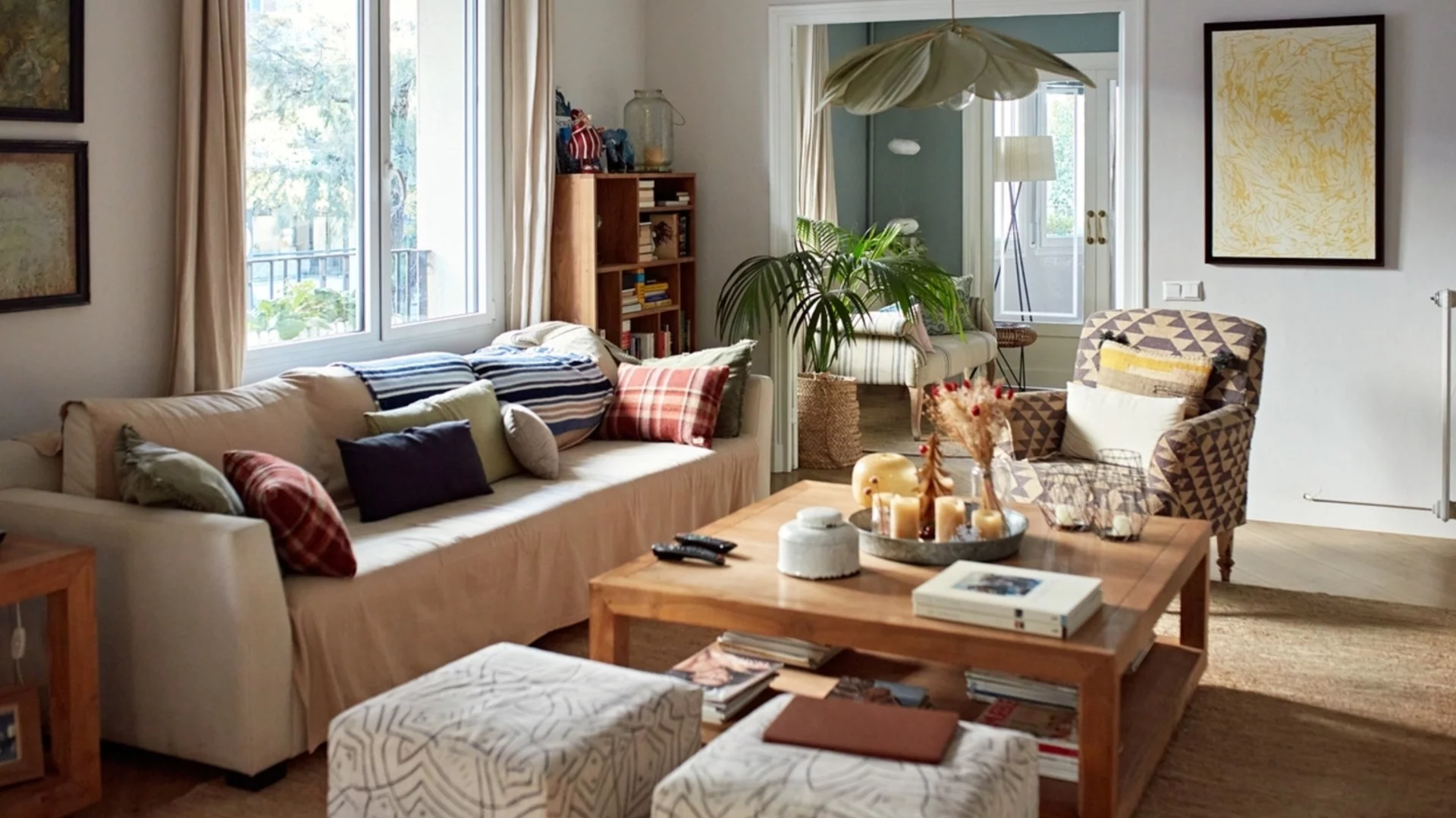 Как да подредим хола, за да изглежда по-просторен и уютен