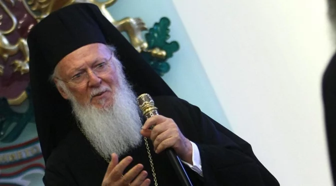 С опорка "православие": Русия атакува с всички сили патриарх Вартоломей