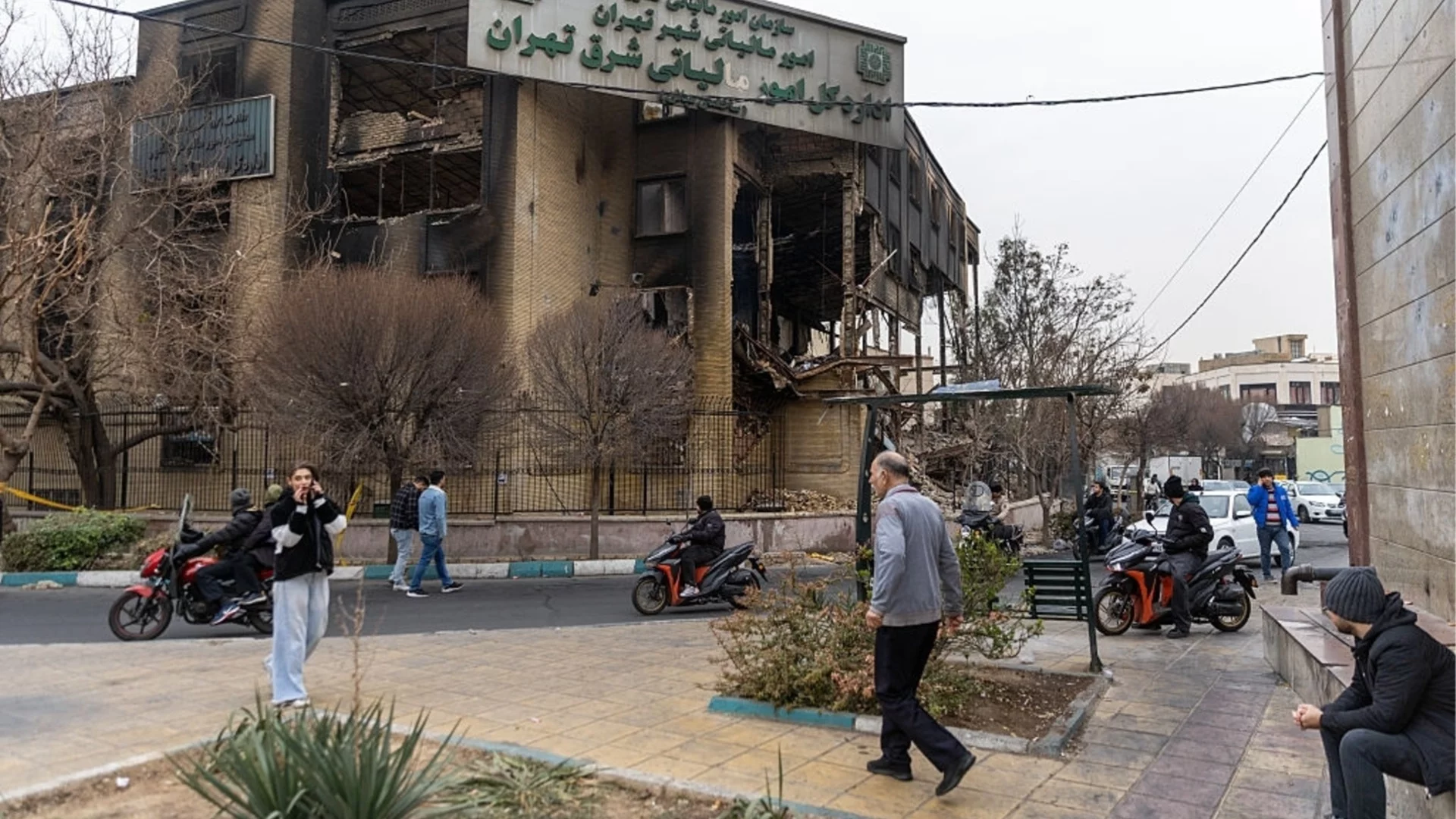 Ужасът в Иран: Хиляди тела на протестиращи в хладилни камиони, множат се данните за огромен брой жертви (ВИДЕО 18+)