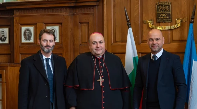Кметът на Пловдив посрещна новия католически епископ на Софийско-Пловдивския диоцез