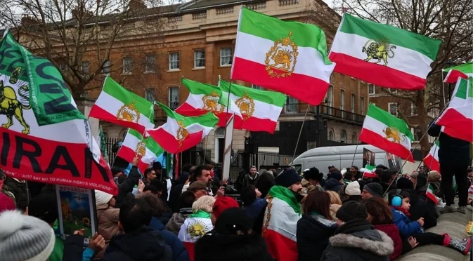 Първи данни за броя на загиналите при протестите в Иран, размириците продължават (ВИДЕО)
