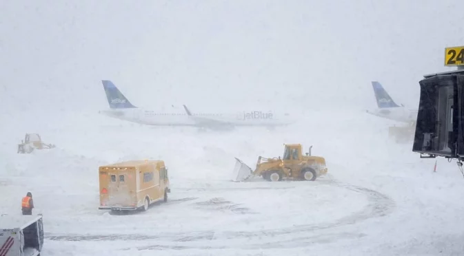 Ледът скова и летището в Прага