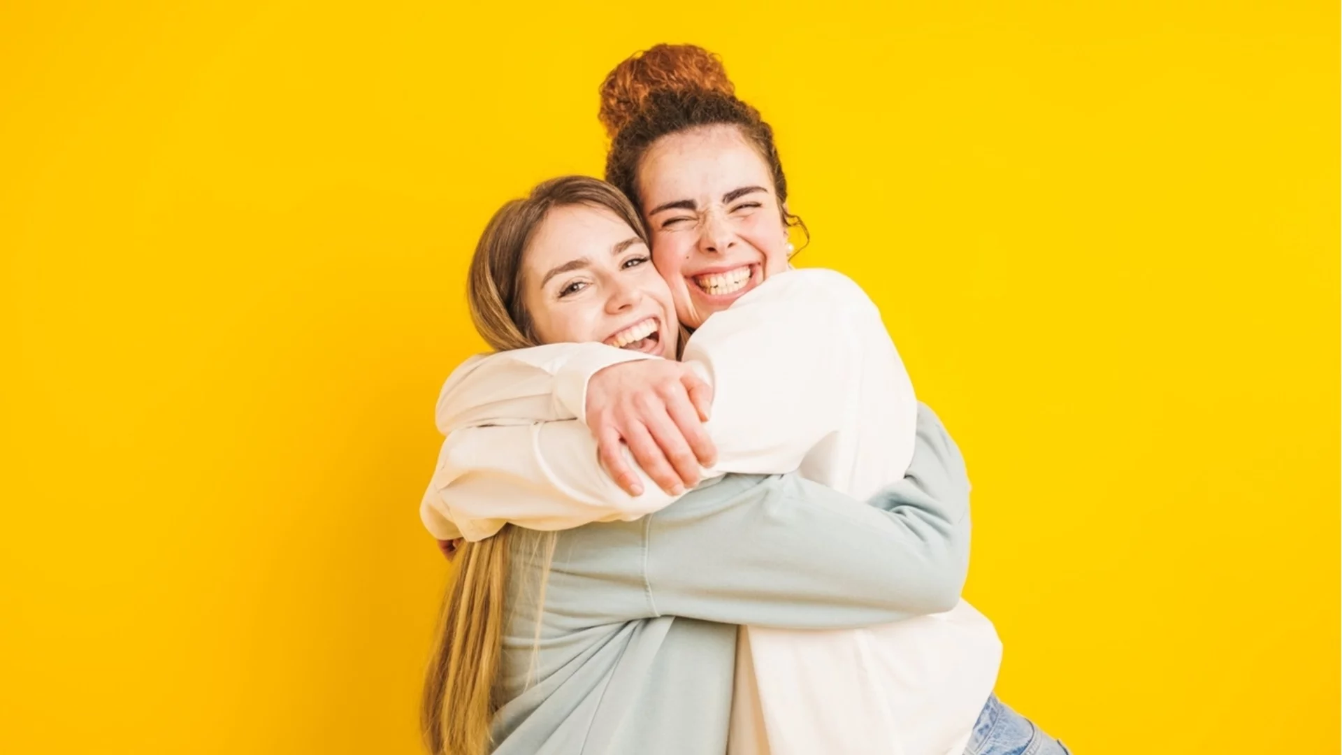 Български актриси показаха как жените трябва да се подкрепят (СНИМКИ)