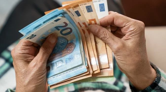 В четвъртък: Близнаци, Скорпион + още 2 зодии ще правят пари без много шум