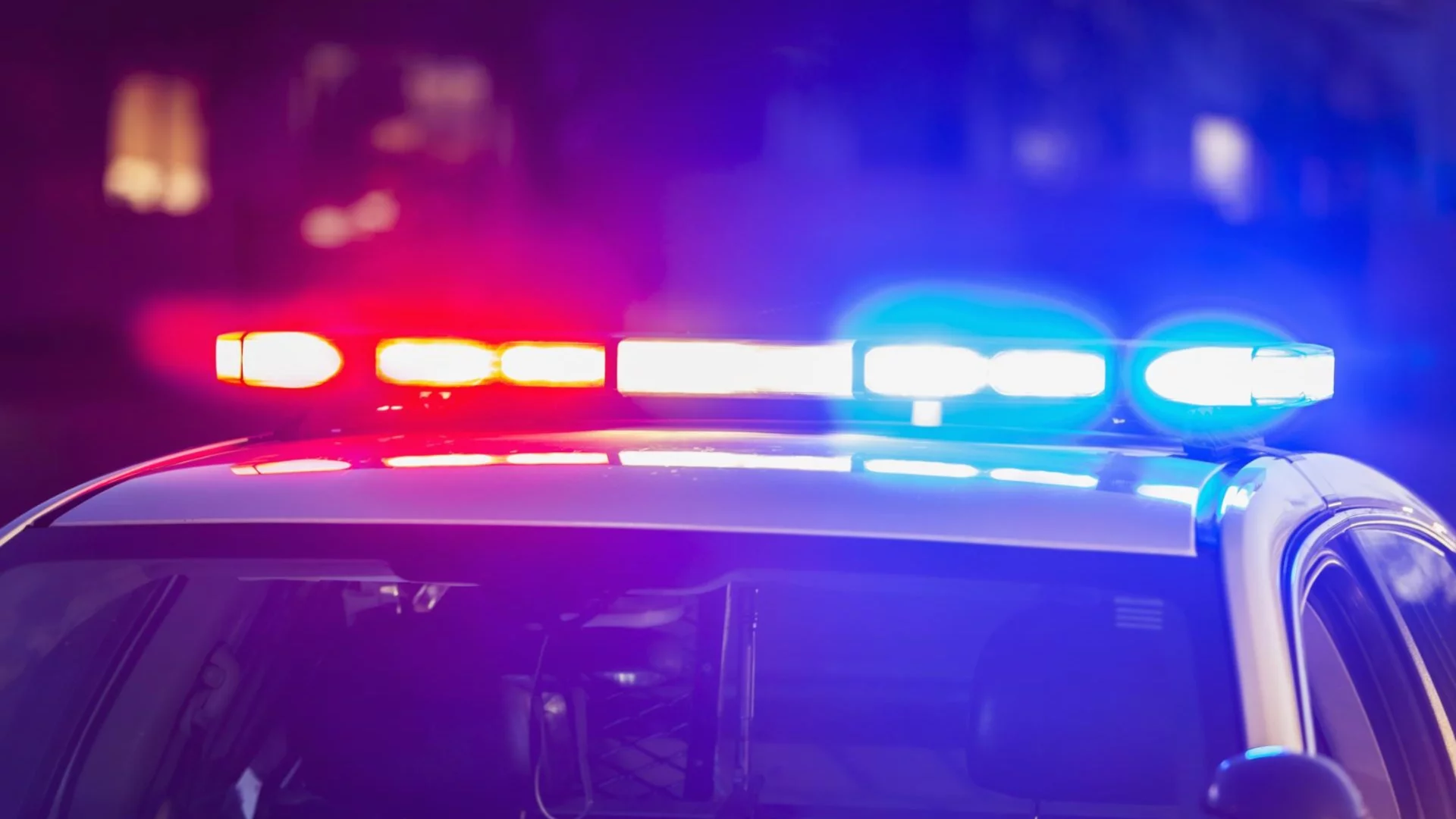 По чудо без жертви: Автомобил се качи на тротоар до автобусна спирка в Русе