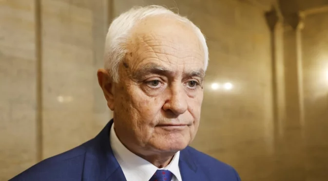 България се превъоръжава в Черно море със 7 минни ловци (ВИДЕО)