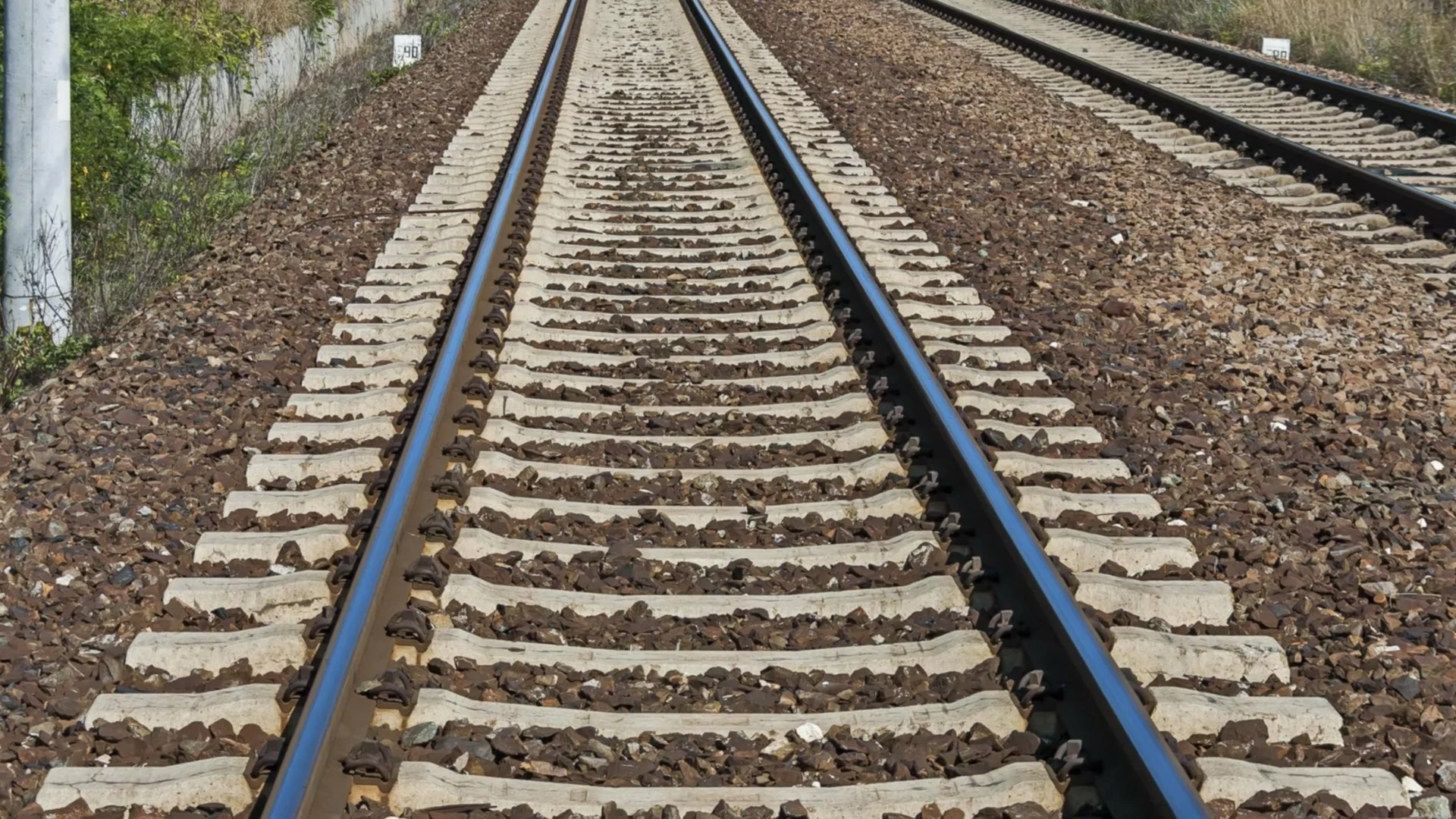 Трагедия в Тайланд: Кран падна върху влак, десетки са загинали (ВИДЕО, СНИМКИ)