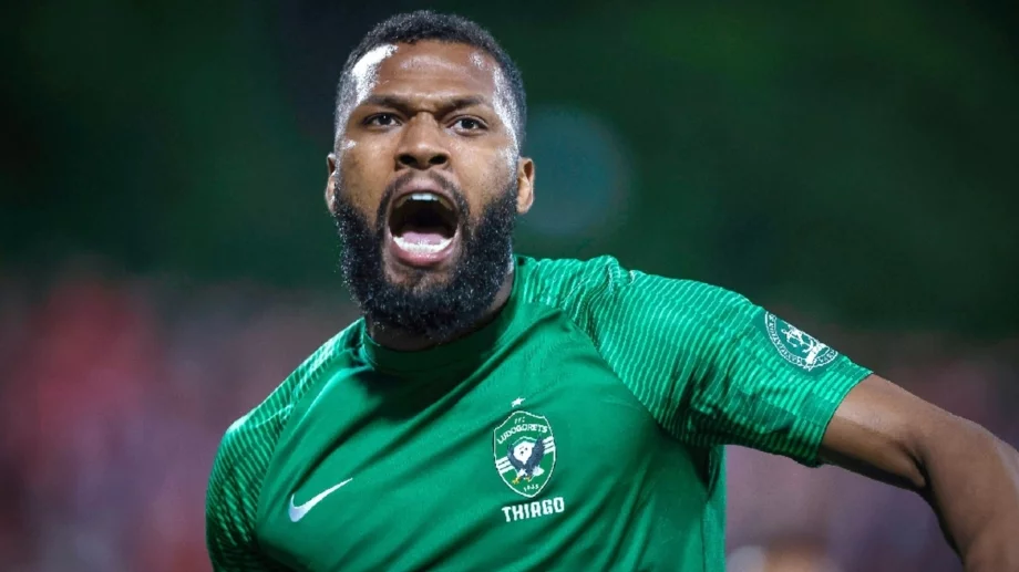 След фурора на Игор Тиаго: Още една звезда от Първа лига поема към Висшата лига