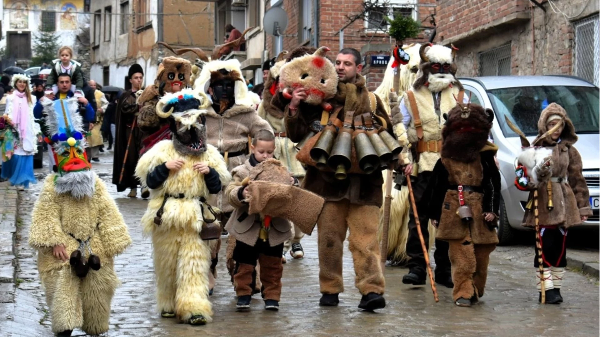 Карнавално шествие в Асеновград