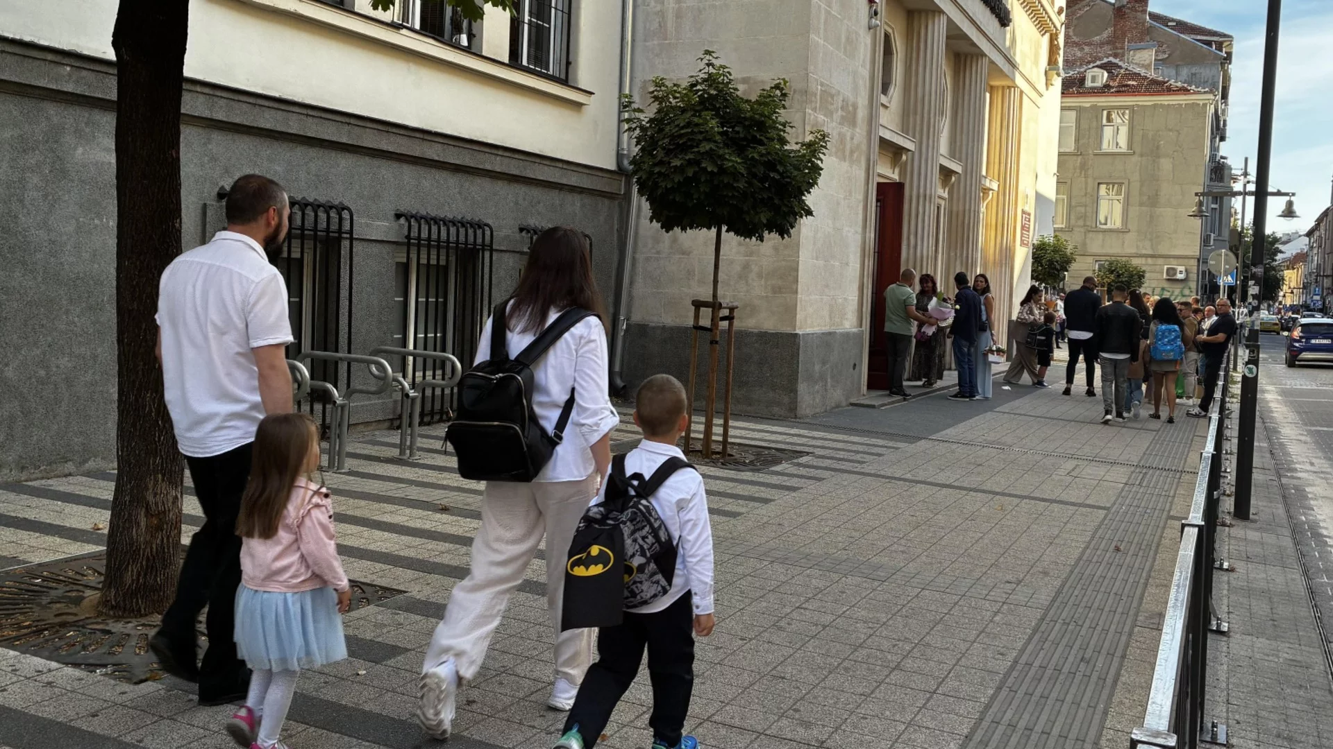 Глас срещу закона за образованието в 6 без 10: Децата като перде или по-точно - като тоалетна хартия 