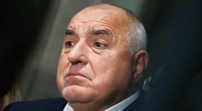 Асен Василев цитира 71 "смачкани прокурорски преписки" срещу Бойко Борисов и провокира Сарафов