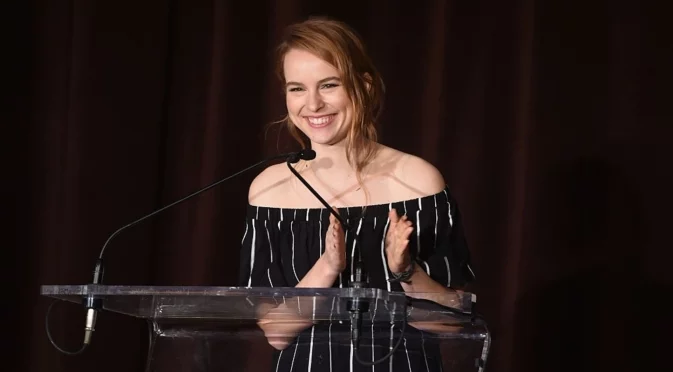 Актрисата от Дисни Бриджит Мендлър е гениален иноватор в космическата индустрия