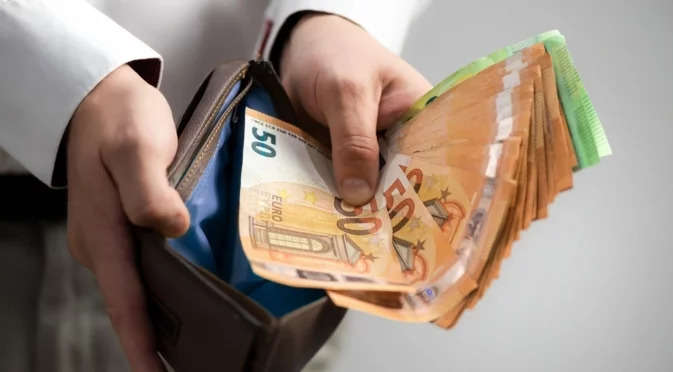 В петък: Овен, Водолей + още 2 зодии затварят седмицата с пълен портфейл