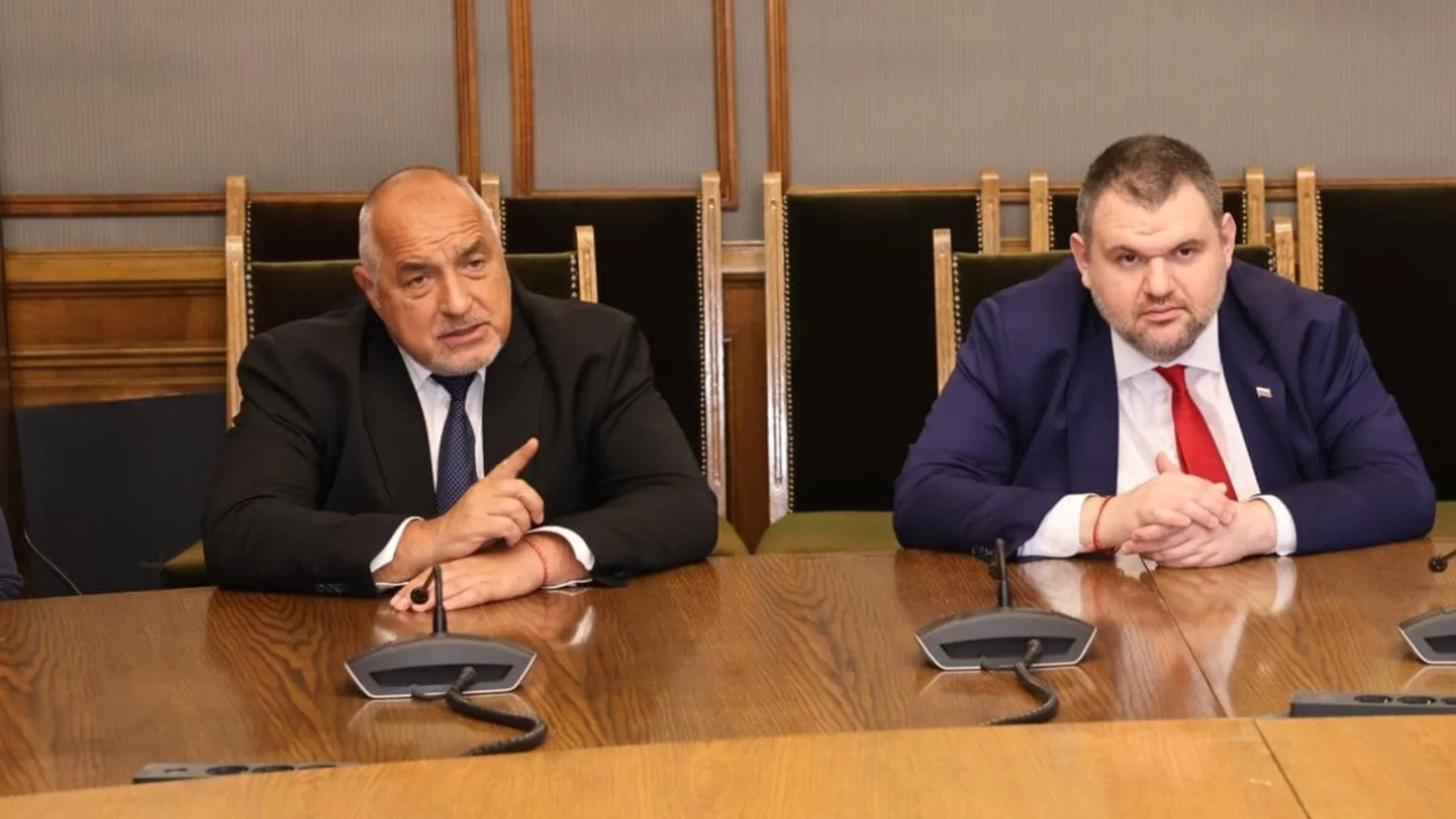 На първо четене: Борисов и Пеевски остават без охрана