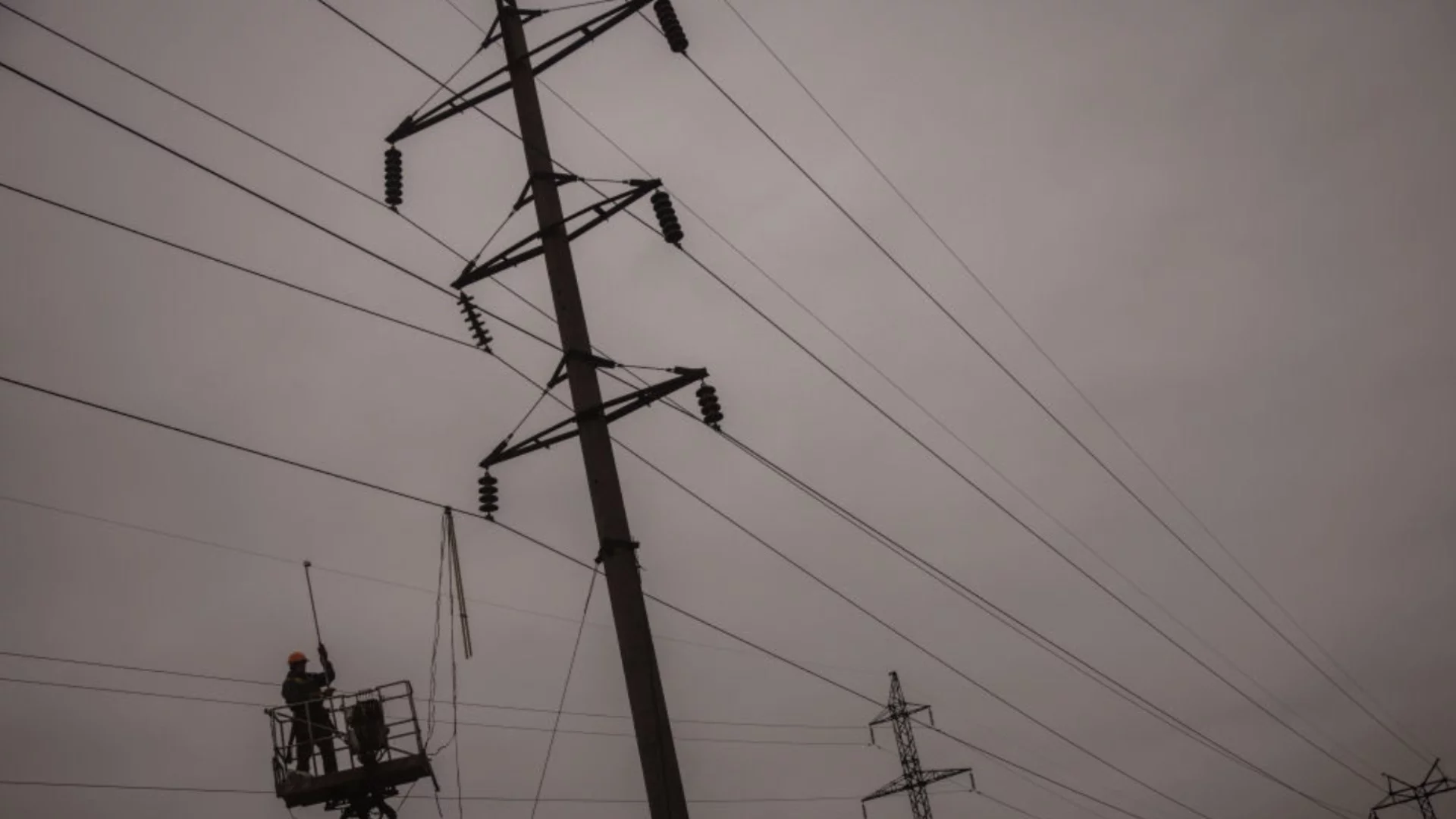 Без никакъв ток: Русия за малко да потопи Полша в тъмнина, твърди полски министър