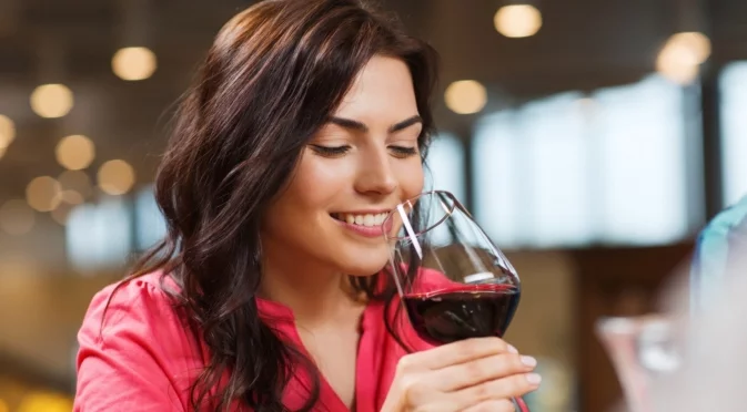 Каква е разликата между греяно вино и пунш