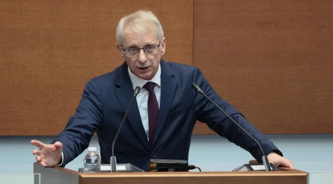 "Огромната лъжа приключва": ПП-ДБ призова България спре да чака "големия брат"