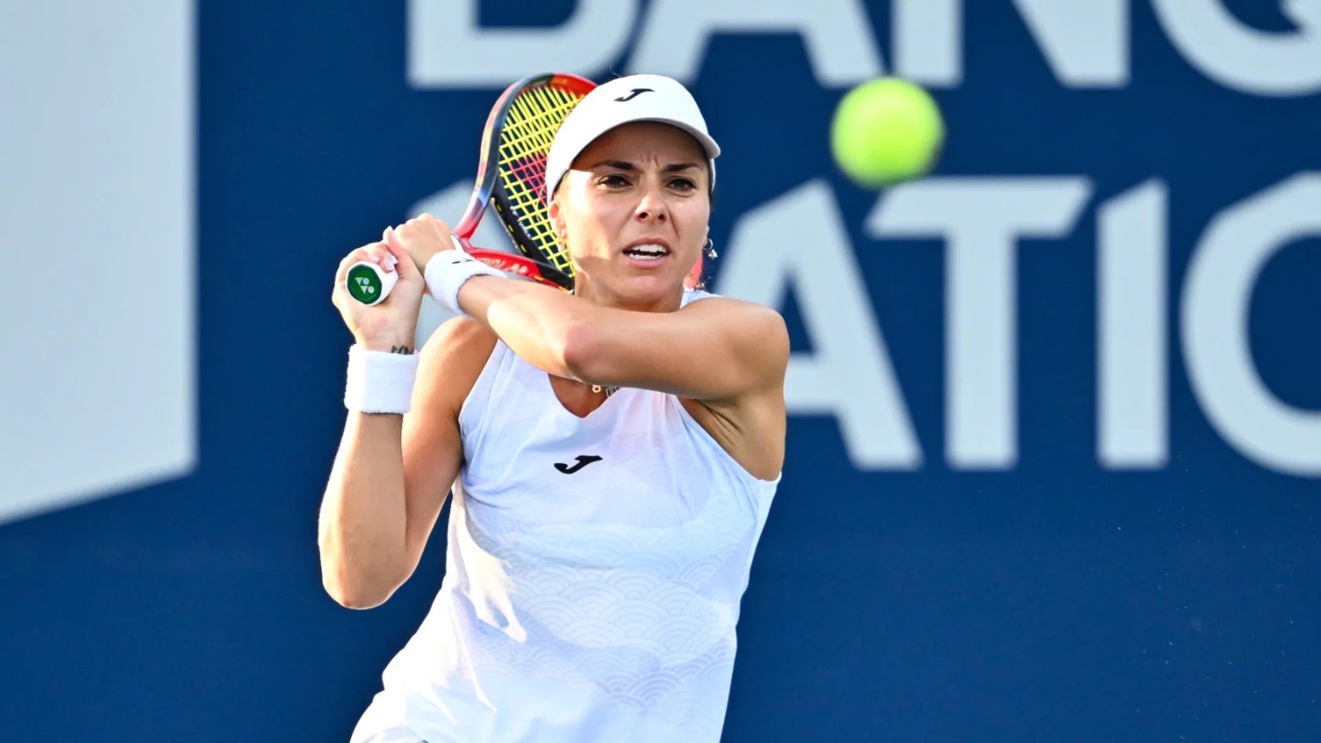 Виктория Томова се доближи на победа от Australian Open