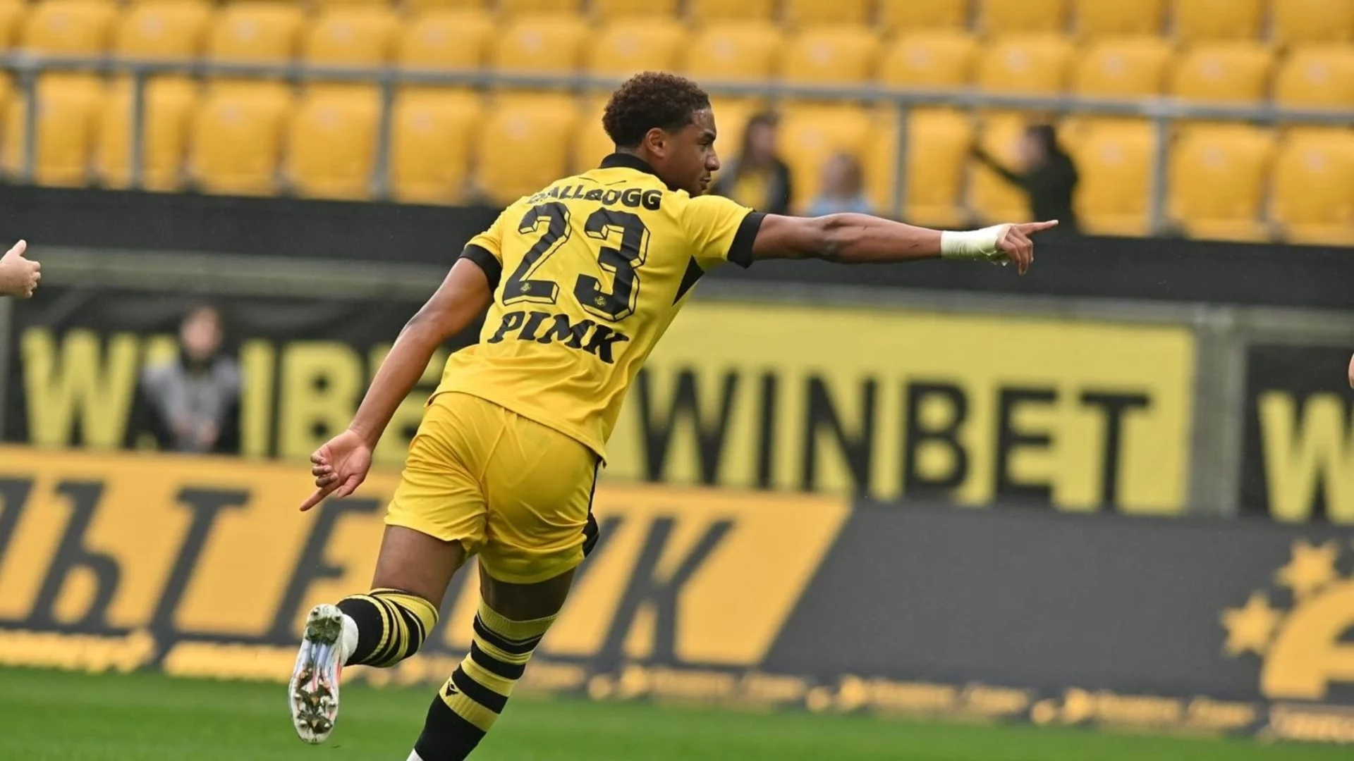 Левски разкри колко е платил за Око-Флекс и отговори на Филипов: Професионализъм, организация и дискретност