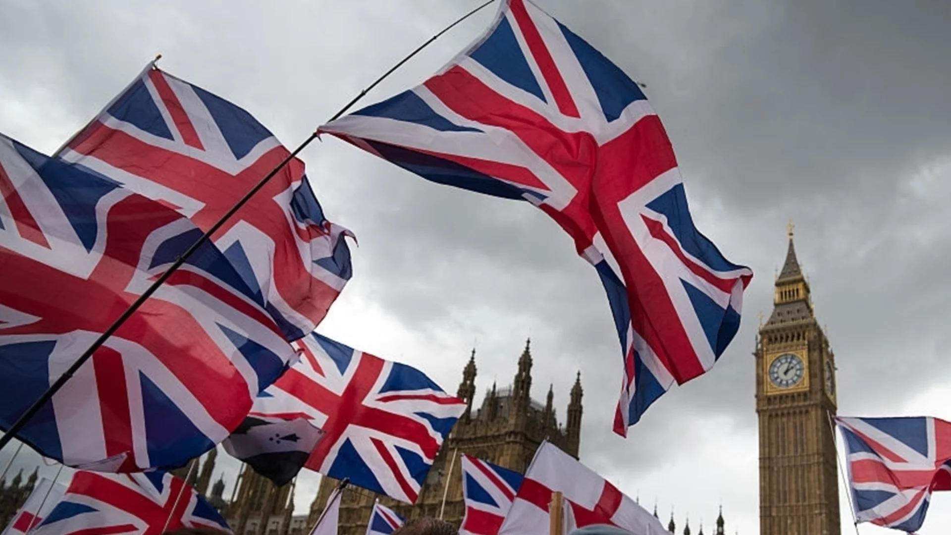 Задължителни цифрови лични карти: Какво реши британското правителство