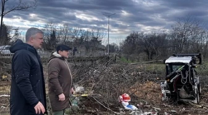 Община Стара Загора започна почистване на района по поречието на река Бедечка