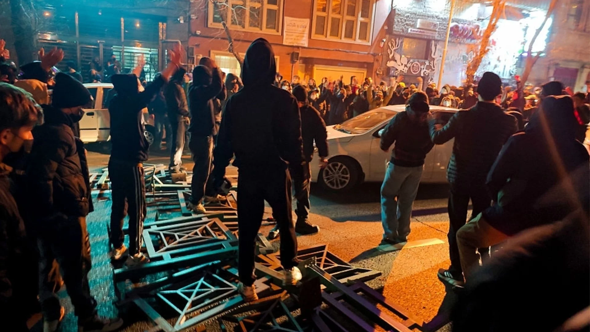 Режимът в Иран на всяка цена иска да остане: Бивш зам.-министър на отбраната със сценарийте за войната