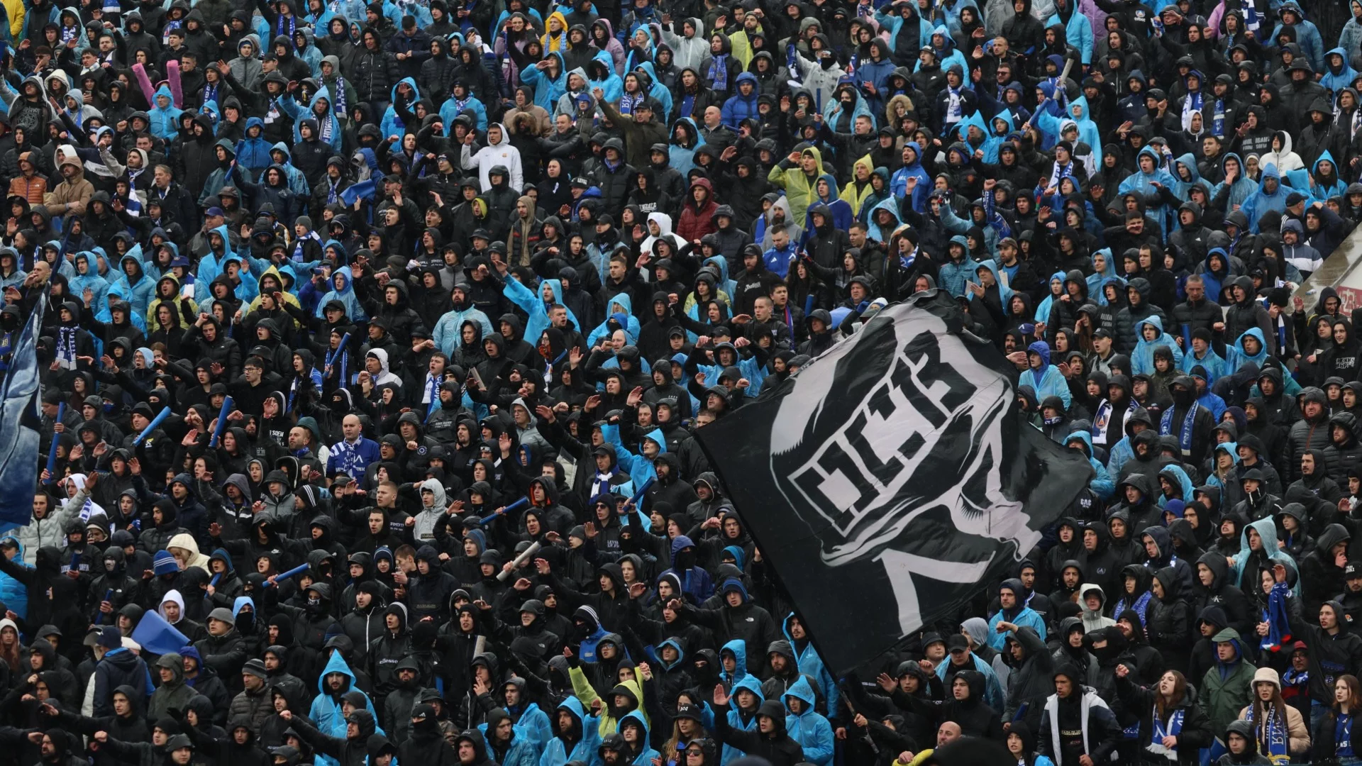 Любимец на Сектор Б спира с футбола?