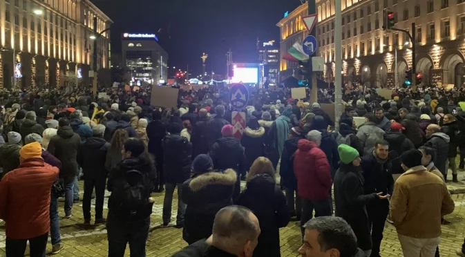 Прекаляват с най-силното оръжие: ПП-ДБ не може да лежат само на протестите