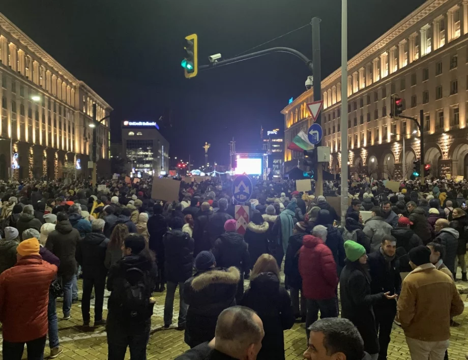 Прекаляват с най-силното оръжие: ПП-ДБ не може да лежат само на протестите