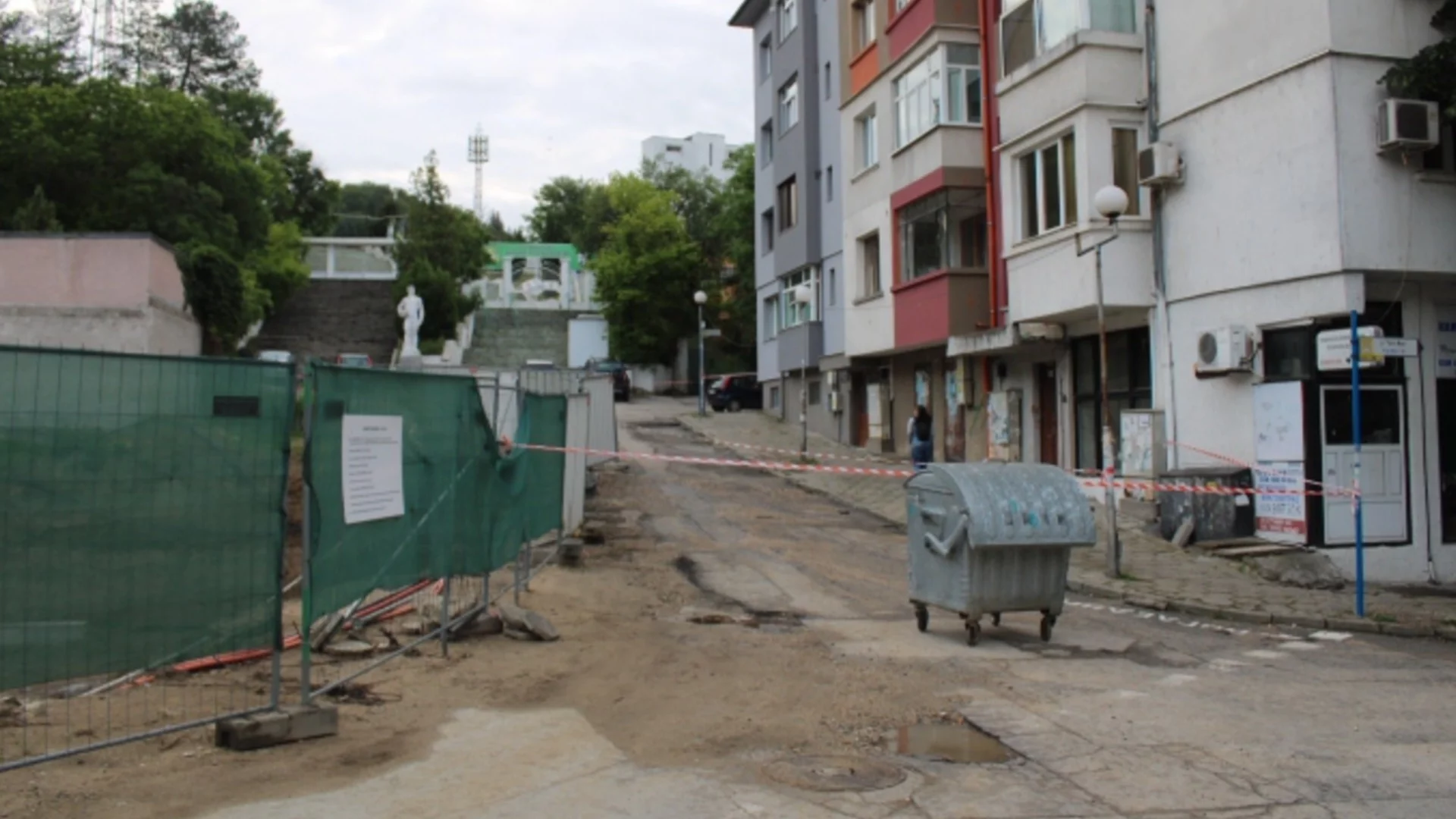 Хале се срути в София: Има жертва и ранени